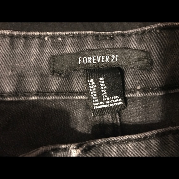 COPY - Forever 21 black Jean shorts print up side… - Picture 2 of 4